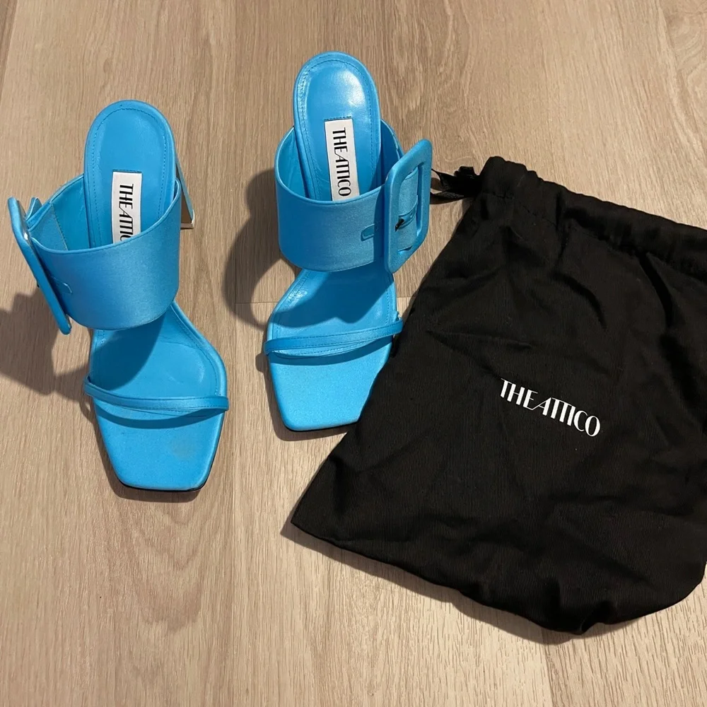 The Attico Satin Cutout Accent Slides Blue 38.5 - Picture 5 of 11